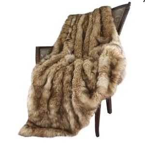 Wild Mannered Platnium Frost Fox Luxury blanket
